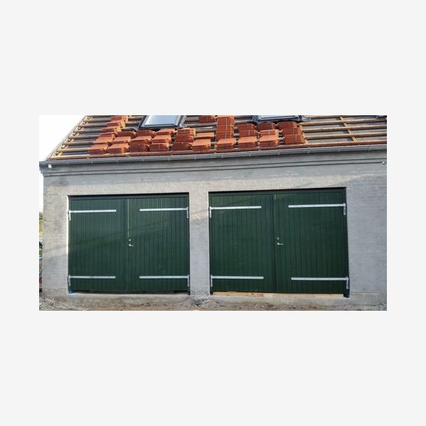 Garageport, 2-sidehngte drblade, isoleret. med 4" sporet plade, lange hngsler.