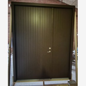  Dobbeltdr, 2-sidehngte drblade, isoleret. med sporet plade. Malet Ral 8014. Solgt