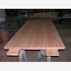 Bordplader fremstilles p ml i Douglas, FSC. 