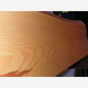 Bnk i Asketr af en massiv planke. 34 x 215 cm ( B x L ) 