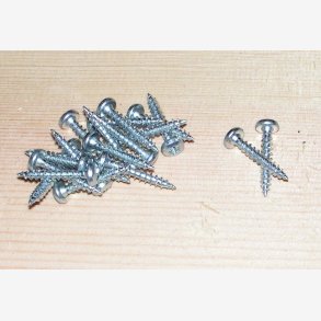 Skruer til montage af ben p 30 mm planker.