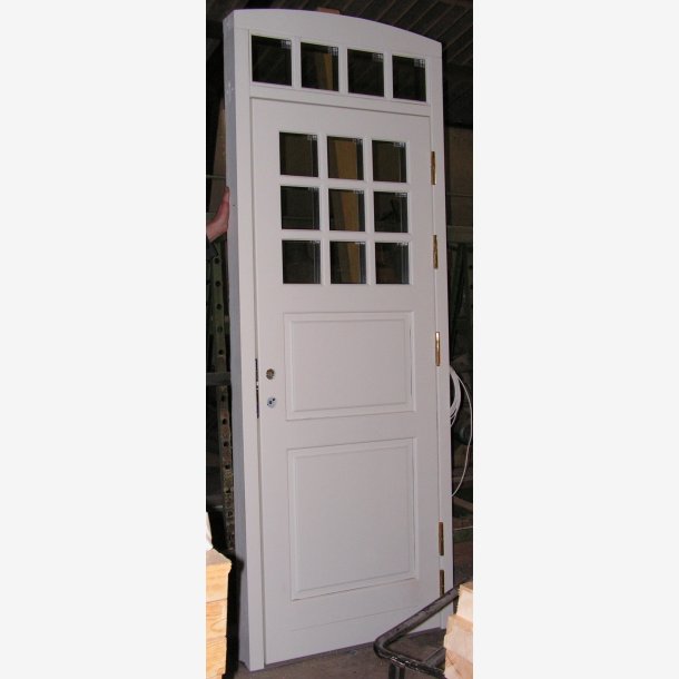 Facade Dre med integreret overparti. Fremstilles efter konkrete nsker / drmme. 