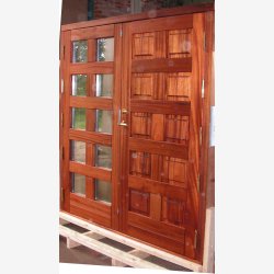  Facaded�r, Dobbelt med 2-sideh�ngte d�rblade, i Massiv Sipo Mahogni Fyldninger og 3 lags facet slebne termoruder